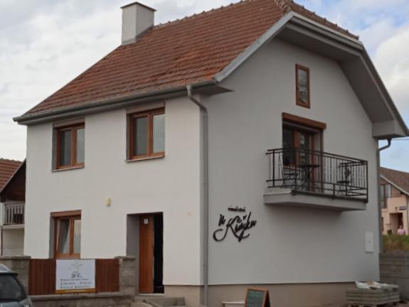 Sklep U Krizku Apartment *